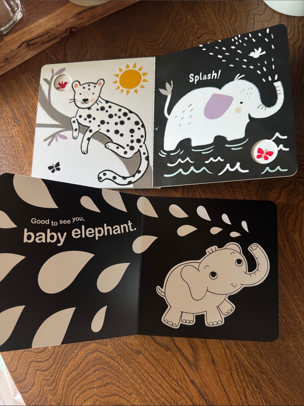 ABC Baby Signs Board Book, Usborne Black & White Books, Finger Puppet Books - Picture 13 of 15